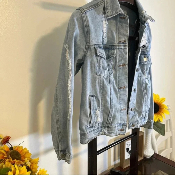 Y2K Grunge Distressed Denim Jacket Women’s Small Light Wash Jean Jacket - Picture 5 of 8